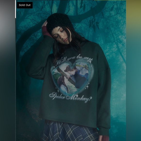 Dolls Kill Tops - NWOT Dolls Kill x Twilight HOLD ON TIGHT GRAPHIC SWEATSHIRT size 1X